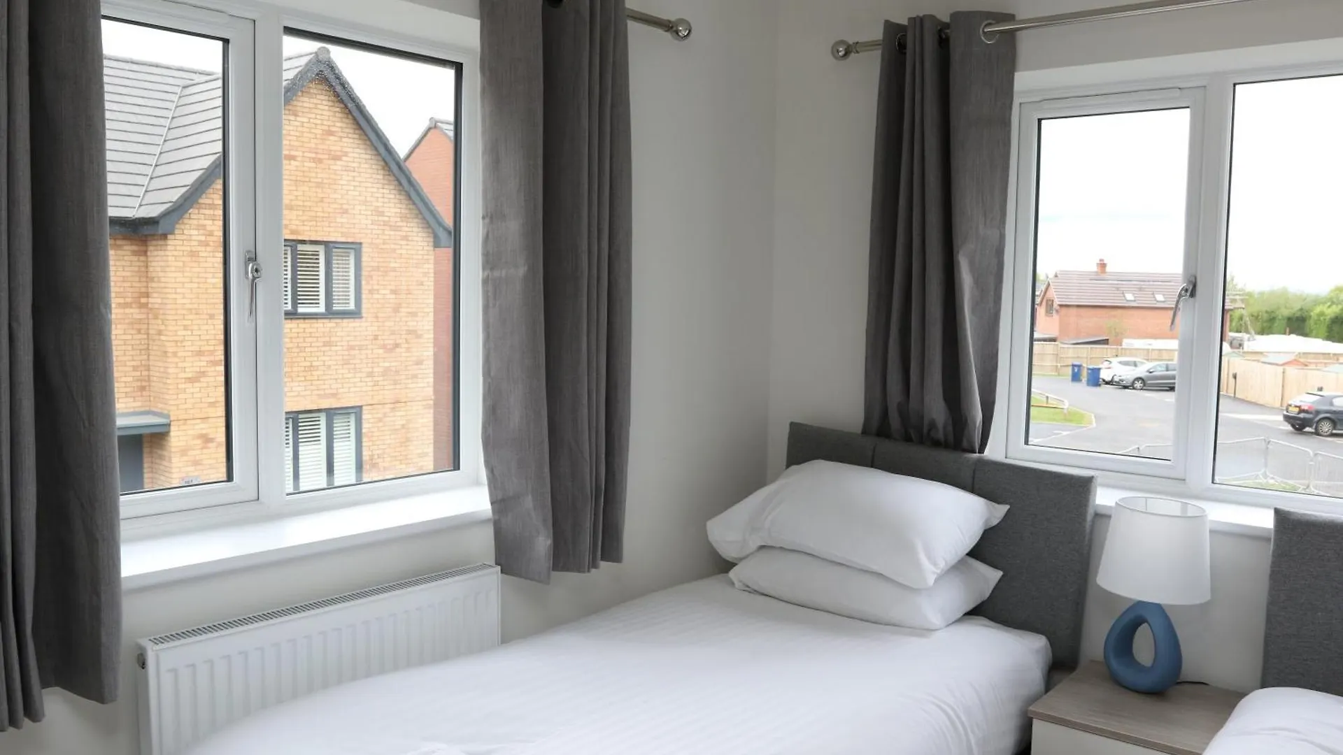 Holiday home Gloucester Ev Retreat 3-Bed House With Garage Down Hatherley United Kingdom