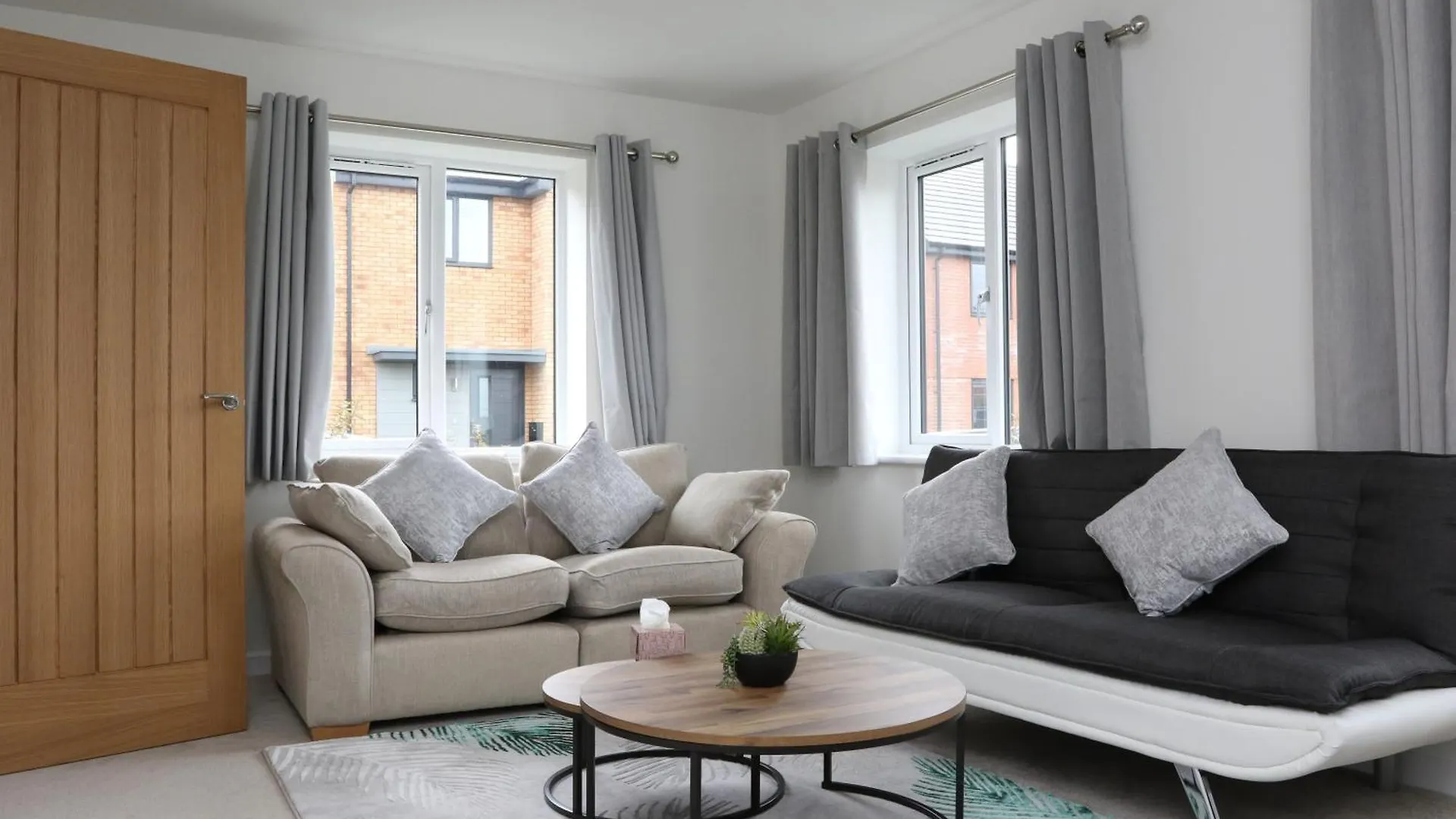 Gloucester Ev Retreat 3-Bed House With Garage Down Hatherley